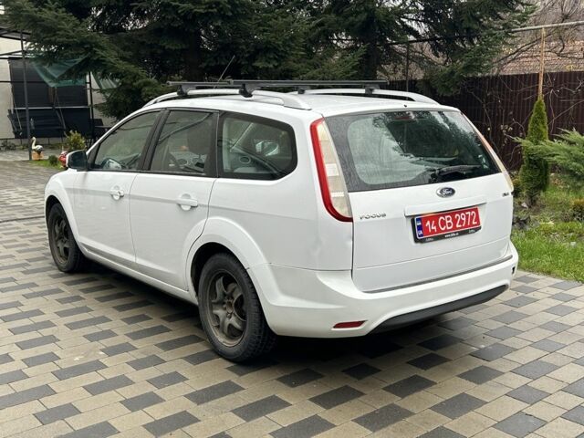 Белый Форд Фокус, объемом двигателя 1.6 л и пробегом 200 тыс. км за 1999 $, фото 4 на Automoto.ua