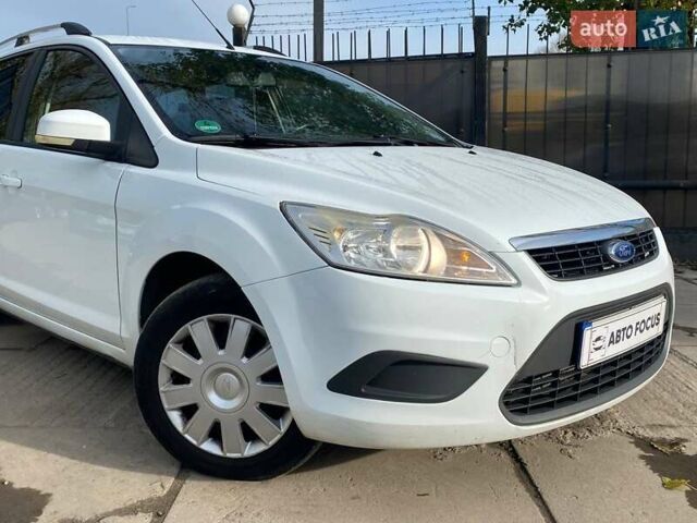 Білий Форд Фокус, об'ємом двигуна 1.56 л та пробігом 290 тис. км за 5690 $, фото 3 на Automoto.ua