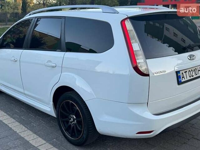 Белый Форд Фокус, объемом двигателя 1.6 л и пробегом 268 тыс. км за 6500 $, фото 3 на Automoto.ua