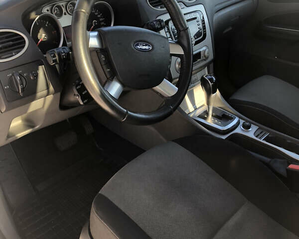 Белый Форд Фокус, объемом двигателя 2 л и пробегом 300 тыс. км за 6700 $, фото 7 на Automoto.ua