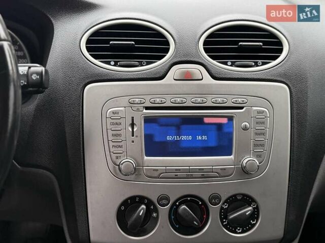 Білий Форд Фокус, об'ємом двигуна 2 л та пробігом 280 тис. км за 5450 $, фото 54 на Automoto.ua