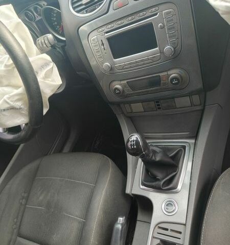 Белый Форд Фокус, объемом двигателя 1.6 л и пробегом 310 тыс. км за 3200 $, фото 8 на Automoto.ua