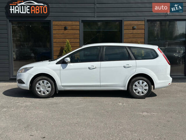 Білий Форд Фокус, об'ємом двигуна 1.56 л та пробігом 311 тис. км за 4700 $, фото 12 на Automoto.ua