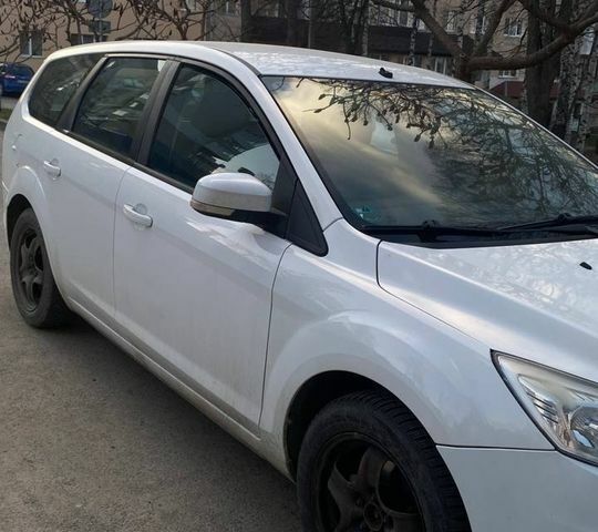Белый Форд Фокус, объемом двигателя 2 л и пробегом 285 тыс. км за 6100 $, фото 13 на Automoto.ua