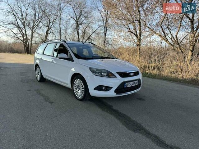 Белый Форд Фокус, объемом двигателя 1.6 л и пробегом 280 тыс. км за 5499 $, фото 1 на Automoto.ua