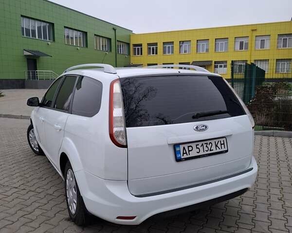 Белый Форд Фокус, объемом двигателя 1.6 л и пробегом 290 тыс. км за 6700 $, фото 5 на Automoto.ua