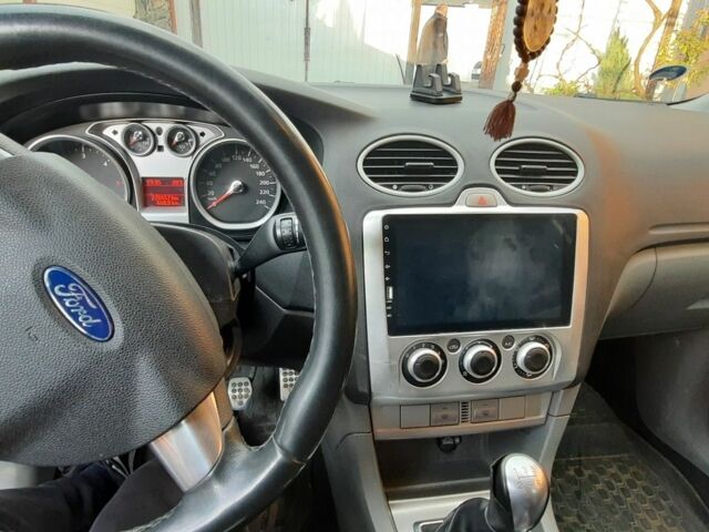 Білий Форд Фокус, об'ємом двигуна 1.6 л та пробігом 312 тис. км за 5200 $, фото 1 на Automoto.ua