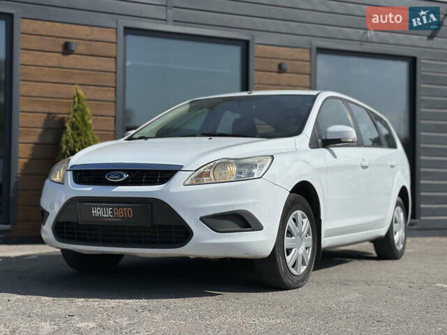 Білий Форд Фокус, об'ємом двигуна 1.56 л та пробігом 311 тис. км за 4700 $, фото 2 на Automoto.ua