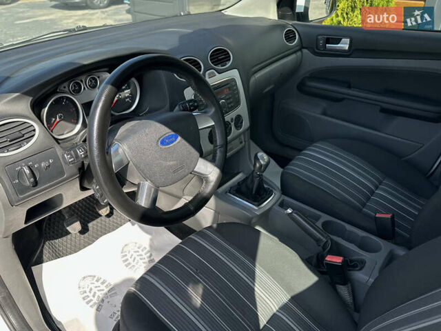 Білий Форд Фокус, об'ємом двигуна 1.56 л та пробігом 311 тис. км за 4700 $, фото 32 на Automoto.ua