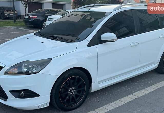 Белый Форд Фокус, объемом двигателя 1.6 л и пробегом 268 тыс. км за 6500 $, фото 2 на Automoto.ua