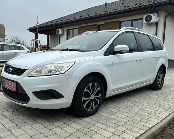 Белый Форд Фокус, объемом двигателя 1.6 л и пробегом 221 тыс. км за 6500 $, фото 4 на Automoto.ua