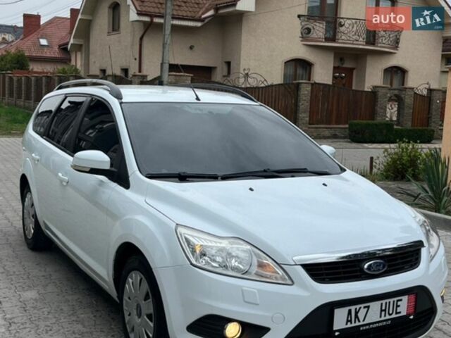 Белый Форд Фокус, объемом двигателя 1.6 л и пробегом 173 тыс. км за 5900 $, фото 2 на Automoto.ua
