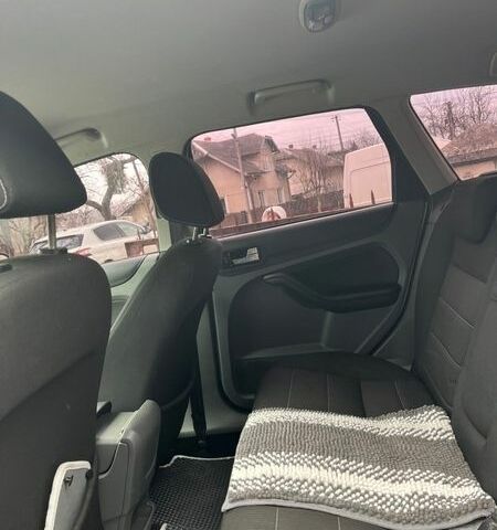 Белый Форд Фокус, объемом двигателя 1.6 л и пробегом 310 тыс. км за 3200 $, фото 6 на Automoto.ua