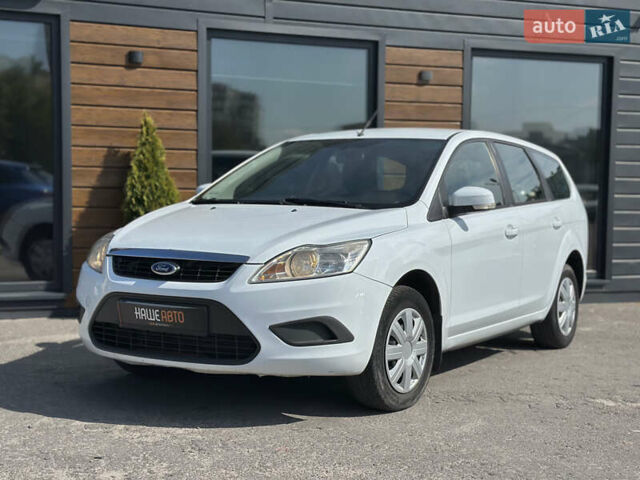 Білий Форд Фокус, об'ємом двигуна 1.56 л та пробігом 311 тис. км за 4700 $, фото 1 на Automoto.ua