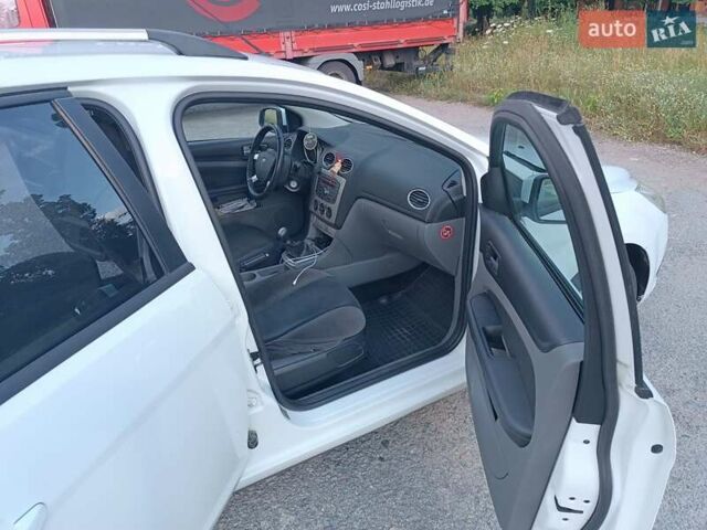 Белый Форд Фокус, объемом двигателя 1.6 л и пробегом 290 тыс. км за 5900 $, фото 16 на Automoto.ua