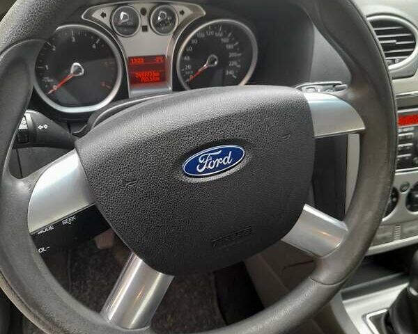 Белый Форд Фокус, объемом двигателя 1.56 л и пробегом 250 тыс. км за 6200 $, фото 4 на Automoto.ua