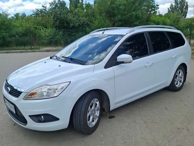 Белый Форд Фокус, объемом двигателя 1.6 л и пробегом 290 тыс. км за 6100 $, фото 10 на Automoto.ua