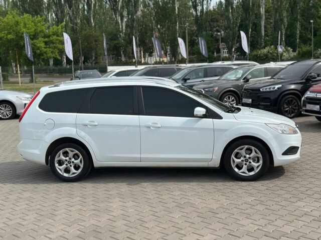 Білий Форд Фокус, об'ємом двигуна 1.6 л та пробігом 189 тис. км за 5900 $, фото 7 на Automoto.ua