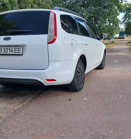 Белый Форд Фокус, объемом двигателя 0 л и пробегом 251 тыс. км за 5900 $, фото 7 на Automoto.ua