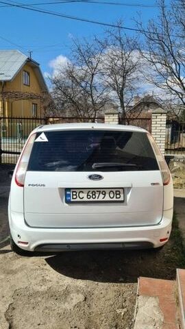 Белый Форд Фокус, объемом двигателя 1.6 л и пробегом 310 тыс. км за 3200 $, фото 2 на Automoto.ua