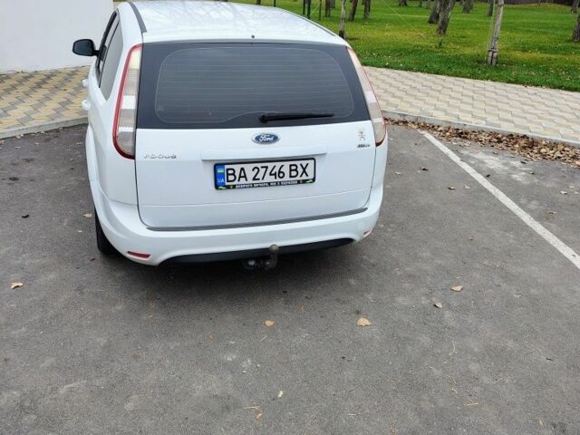 Белый Форд Фокус, объемом двигателя 1.6 л и пробегом 293 тыс. км за 6300 $, фото 2 на Automoto.ua