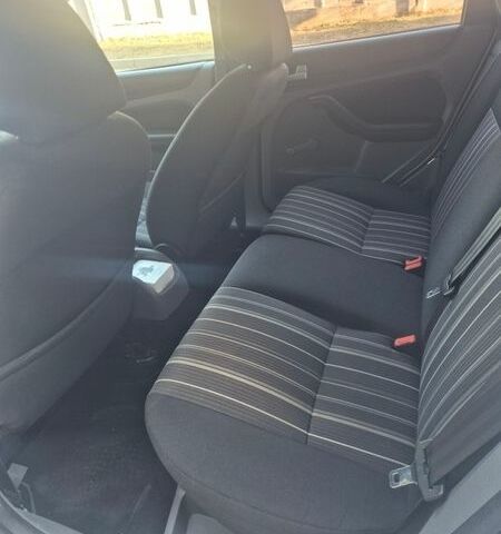 Білий Форд Фокус, об'ємом двигуна 1.6 л та пробігом 217 тис. км за 5000 $, фото 13 на Automoto.ua