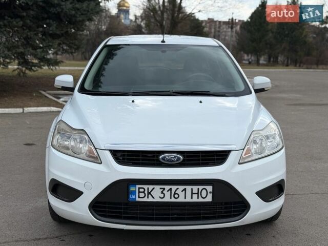 Білий Форд Фокус, об'ємом двигуна 2 л та пробігом 280 тис. км за 5200 $, фото 9 на Automoto.ua