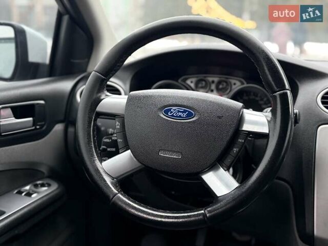 Білий Форд Фокус, об'ємом двигуна 2 л та пробігом 280 тис. км за 5450 $, фото 51 на Automoto.ua