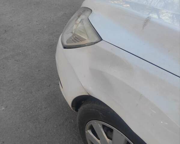 Білий Форд Фокус, об'ємом двигуна 1.6 л та пробігом 215 тис. км за 5500 $, фото 1 на Automoto.ua