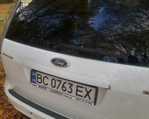 Білий Форд Фокус, об'ємом двигуна 1.6 л та пробігом 361 тис. км за 4800 $, фото 7 на Automoto.ua