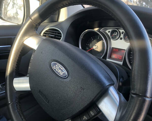 Белый Форд Фокус, объемом двигателя 2 л и пробегом 300 тыс. км за 6700 $, фото 14 на Automoto.ua