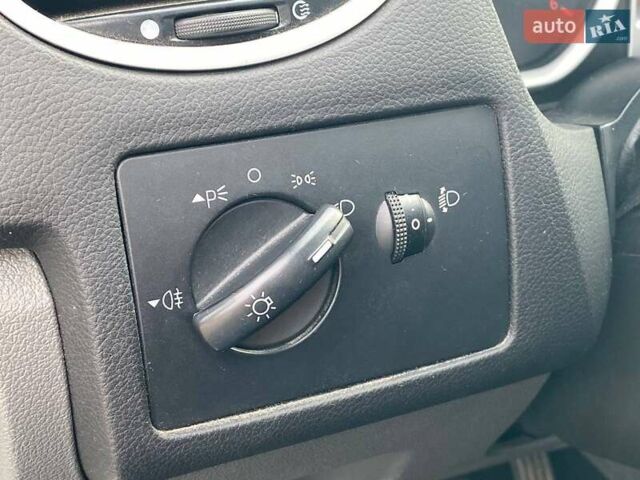 Білий Форд Фокус, об'ємом двигуна 1.56 л та пробігом 290 тис. км за 5290 $, фото 21 на Automoto.ua
