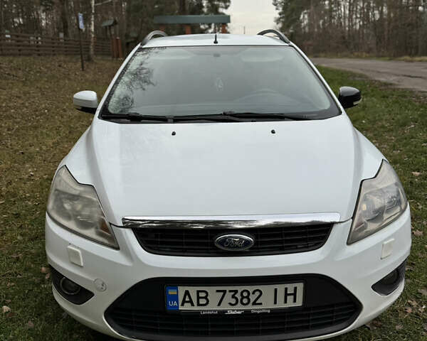 Белый Форд Фокус, объемом двигателя 1.6 л и пробегом 231 тыс. км за 4899 $, фото 4 на Automoto.ua