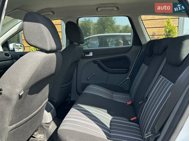 Білий Форд Фокус, об'ємом двигуна 1.56 л та пробігом 311 тис. км за 4700 $, фото 49 на Automoto.ua