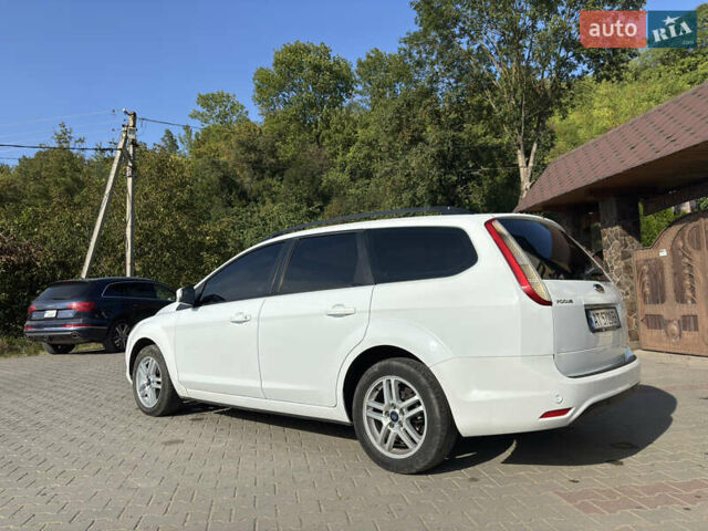 Белый Форд Фокус, объемом двигателя 1.6 л и пробегом 225 тыс. км за 5400 $, фото 4 на Automoto.ua
