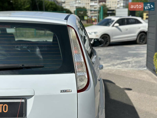 Білий Форд Фокус, об'ємом двигуна 1.56 л та пробігом 311 тис. км за 4700 $, фото 23 на Automoto.ua
