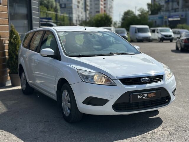 Форд Фокус 2010 в Львове на Automoto.ua Белый Форд Фокус, объемом двигателя 1.6 л и пробегом 311 тыс. км за 5500 $, фото 3 на Automoto.ua