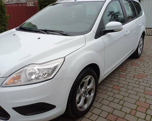 Белый Форд Фокус, объемом двигателя 1.6 л и пробегом 180 тыс. км за 6300 $, фото 14 на Automoto.ua