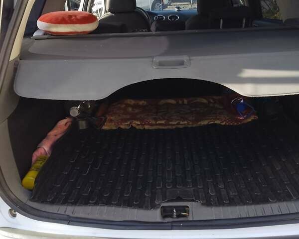 Белый Форд Фокус, объемом двигателя 1.6 л и пробегом 292 тыс. км за 6500 $, фото 16 на Automoto.ua