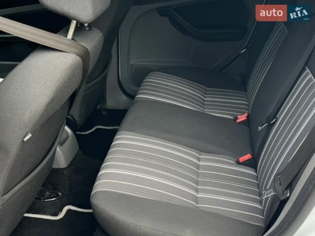 Белый Форд Фокус, объемом двигателя 1.6 л и пробегом 173 тыс. км за 5900 $, фото 32 на Automoto.ua