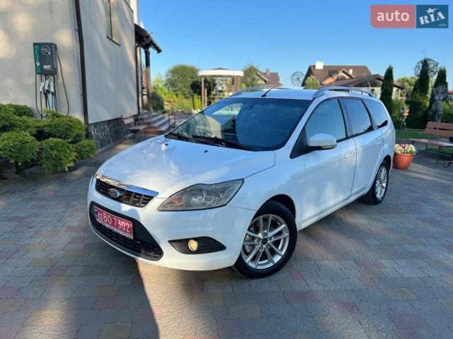Белый Форд Фокус, объемом двигателя 1.6 л и пробегом 265 тыс. км за 4899 $, фото 1 на Automoto.ua