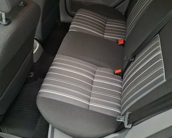 Белый Форд Фокус, объемом двигателя 1.6 л и пробегом 290 тыс. км за 6700 $, фото 14 на Automoto.ua