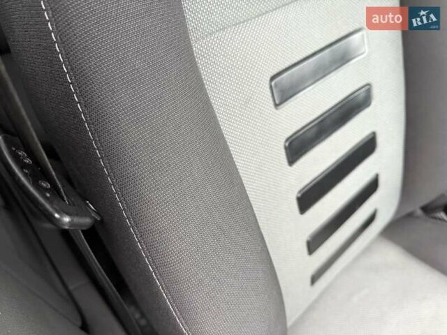 Білий Форд Фокус, об'ємом двигуна 2 л та пробігом 280 тис. км за 5450 $, фото 31 на Automoto.ua