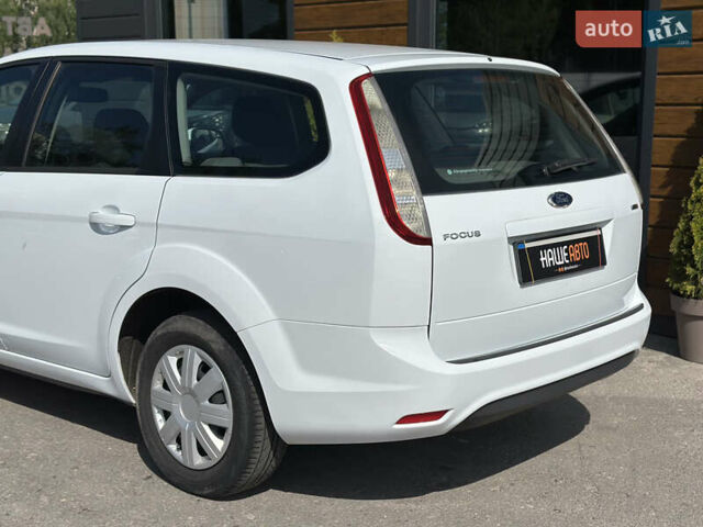 Білий Форд Фокус, об'ємом двигуна 1.56 л та пробігом 311 тис. км за 4700 $, фото 15 на Automoto.ua