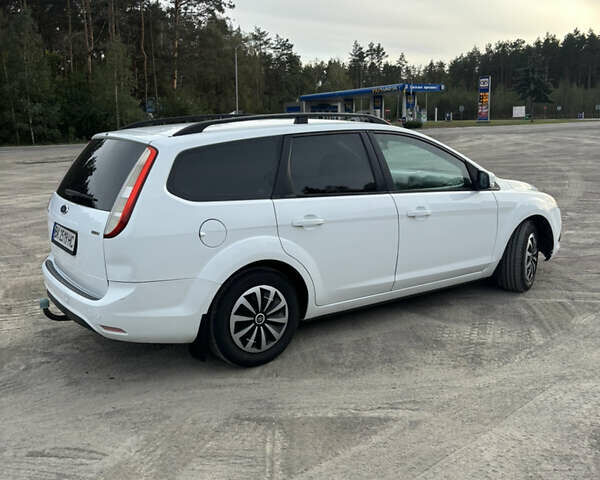 Белый Форд Фокус, объемом двигателя 1.56 л и пробегом 275 тыс. км за 5300 $, фото 9 на Automoto.ua