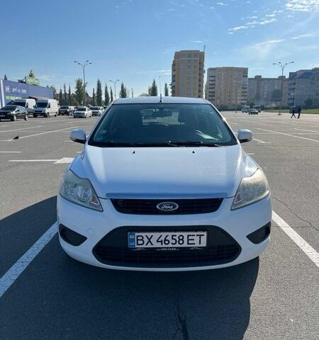 Белый Форд Фокус, объемом двигателя 1.56 л и пробегом 265 тыс. км за 5400 $, фото 1 на Automoto.ua
