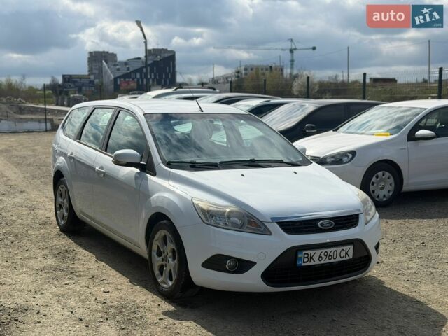 Білий Форд Фокус, об'ємом двигуна 2 л та пробігом 235 тис. км за 5750 $, фото 3 на Automoto.ua