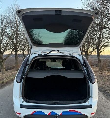 Белый Форд Фокус, объемом двигателя 1.6 л и пробегом 207 тыс. км за 6250 $, фото 18 на Automoto.ua