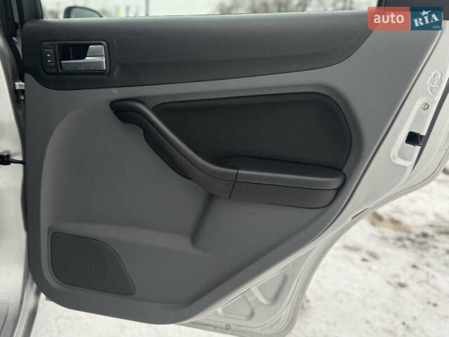 Белый Форд Фокус, объемом двигателя 1.6 л и пробегом 208 тыс. км за 6200 $, фото 26 на Automoto.ua