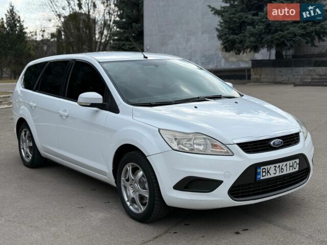 Білий Форд Фокус, об'ємом двигуна 2 л та пробігом 280 тис. км за 4999 $, фото 12 на Automoto.ua